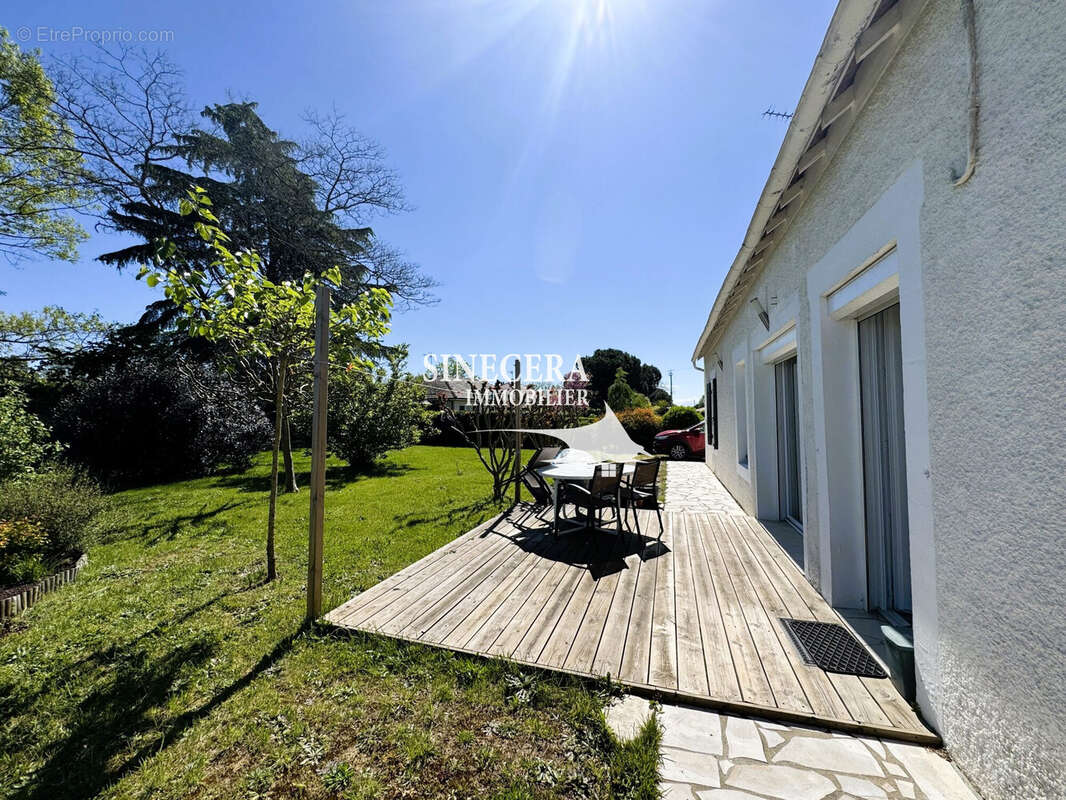 Maison à COURS-DE-PILE