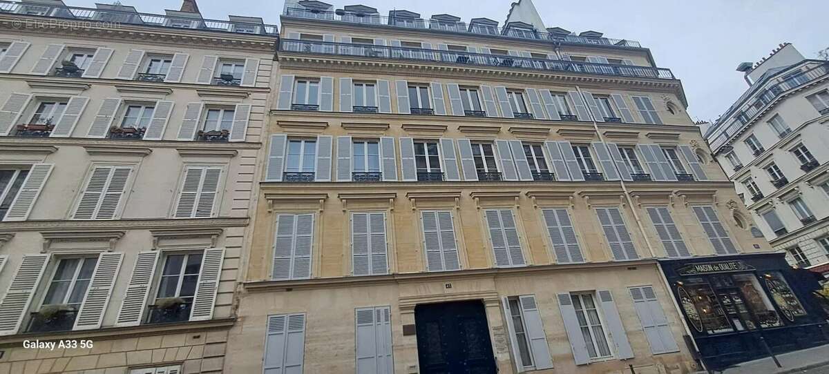 Appartement à PARIS-9E