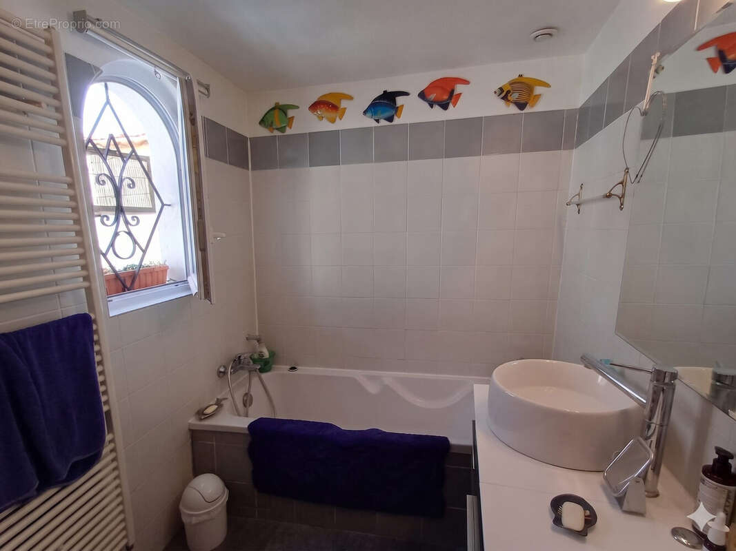 salle de bain  - Maison à BRIGNAIS