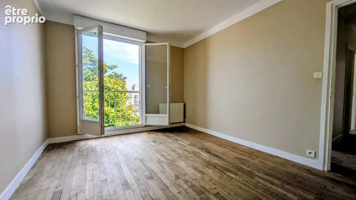 Maison + local commercial - photo 10