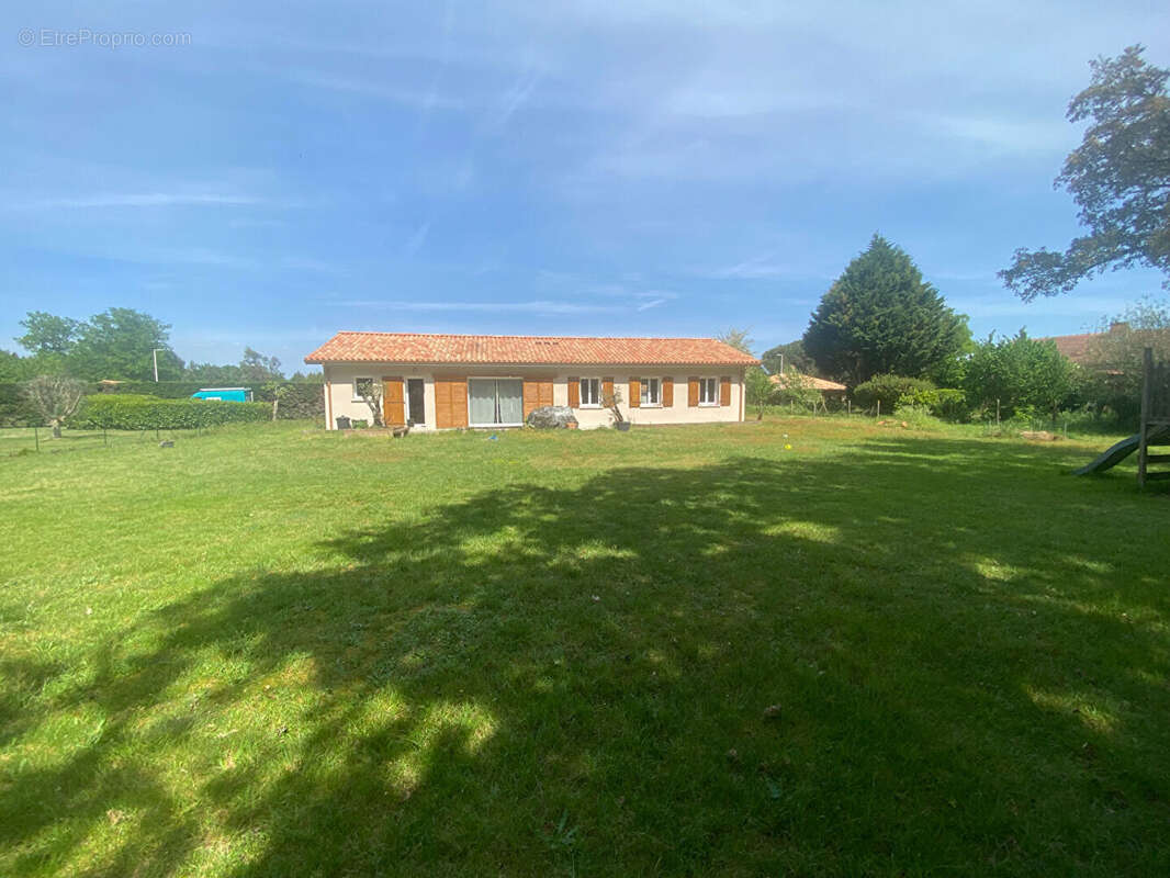 Maison à SAUGNACQ-ET-MURET