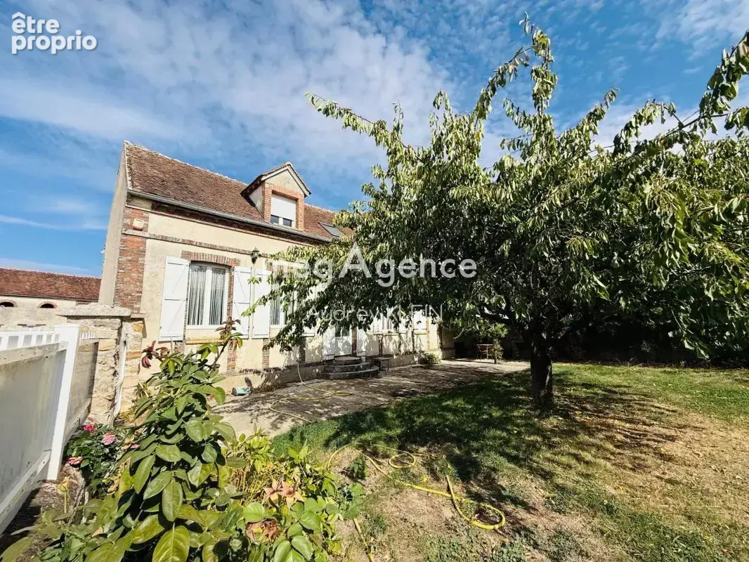 Maison à THORIGNY-SUR-OREUSE