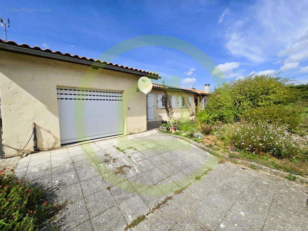Maison à SAINT-BONNET-SUR-GIRONDE