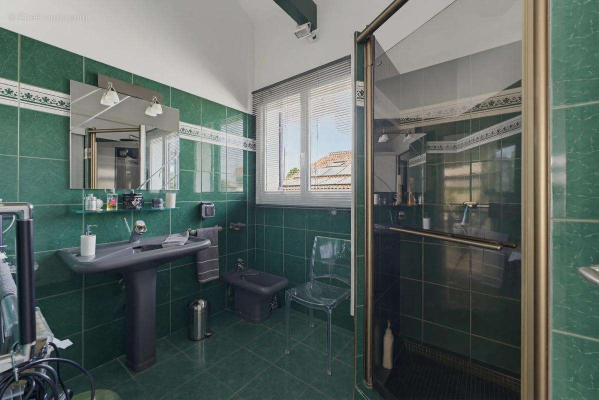 Maison familiale avec piscine à Gradignan - photo 15