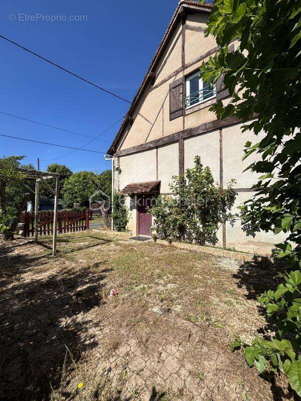 Maison à COULONGES
