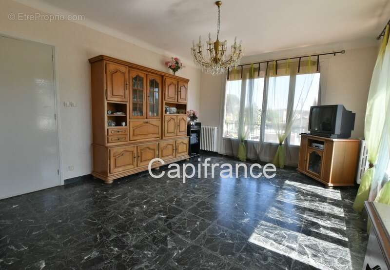 Maison à SAINT-BARTHELEMY-DE-VALS