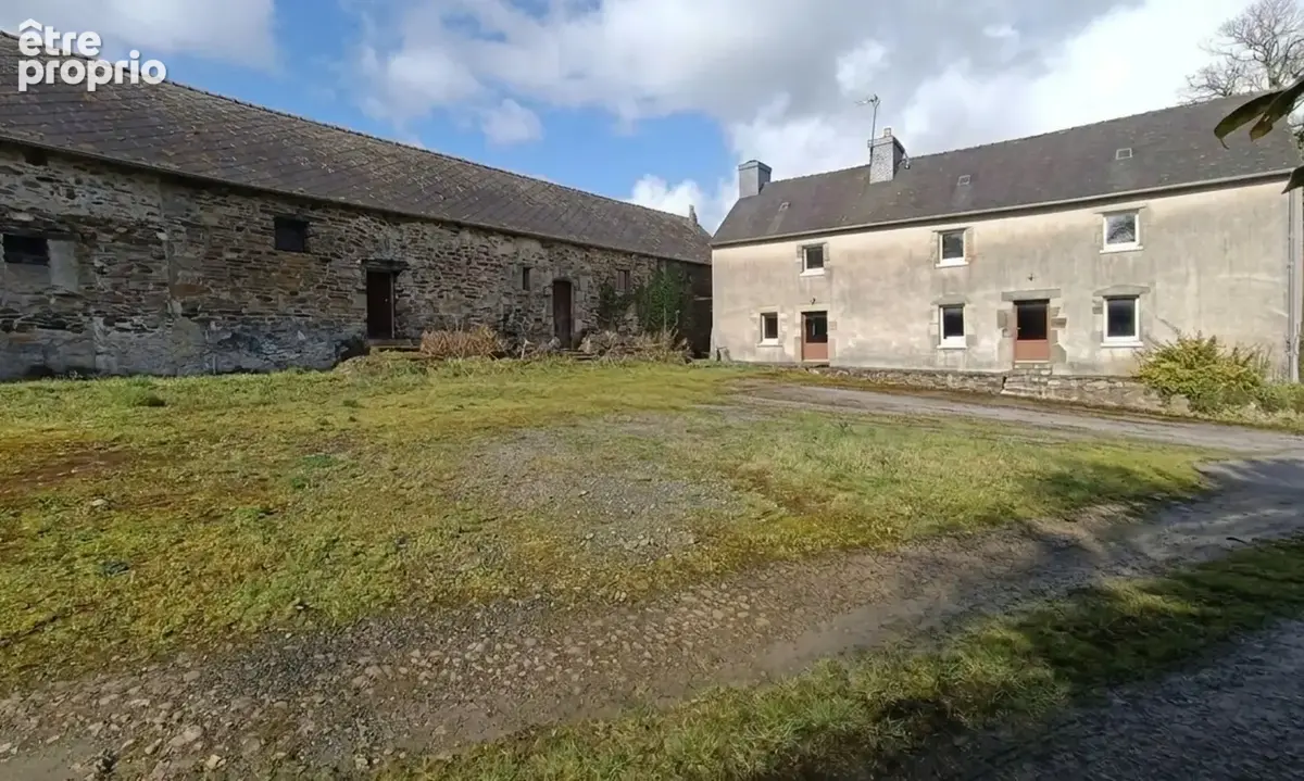 Corps de ferme de 333 m2 au total avec vie de plain pied possible, dépendances et situé idéalement entre Rostrenen et Carhaix - photo 6