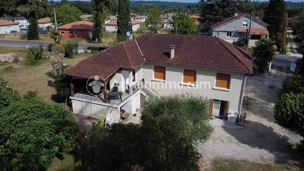 Maison à NEUVIC