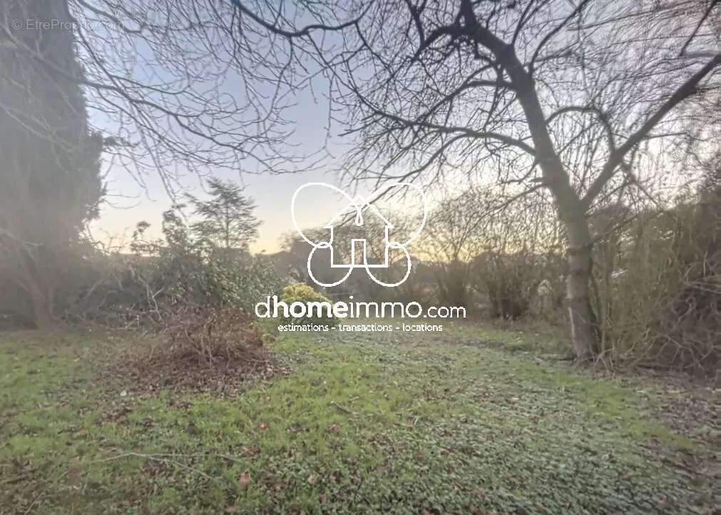 Terrain à MONCHEAUX