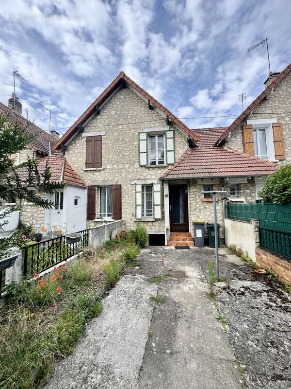Maison à DAMMARIE-LES-LYS