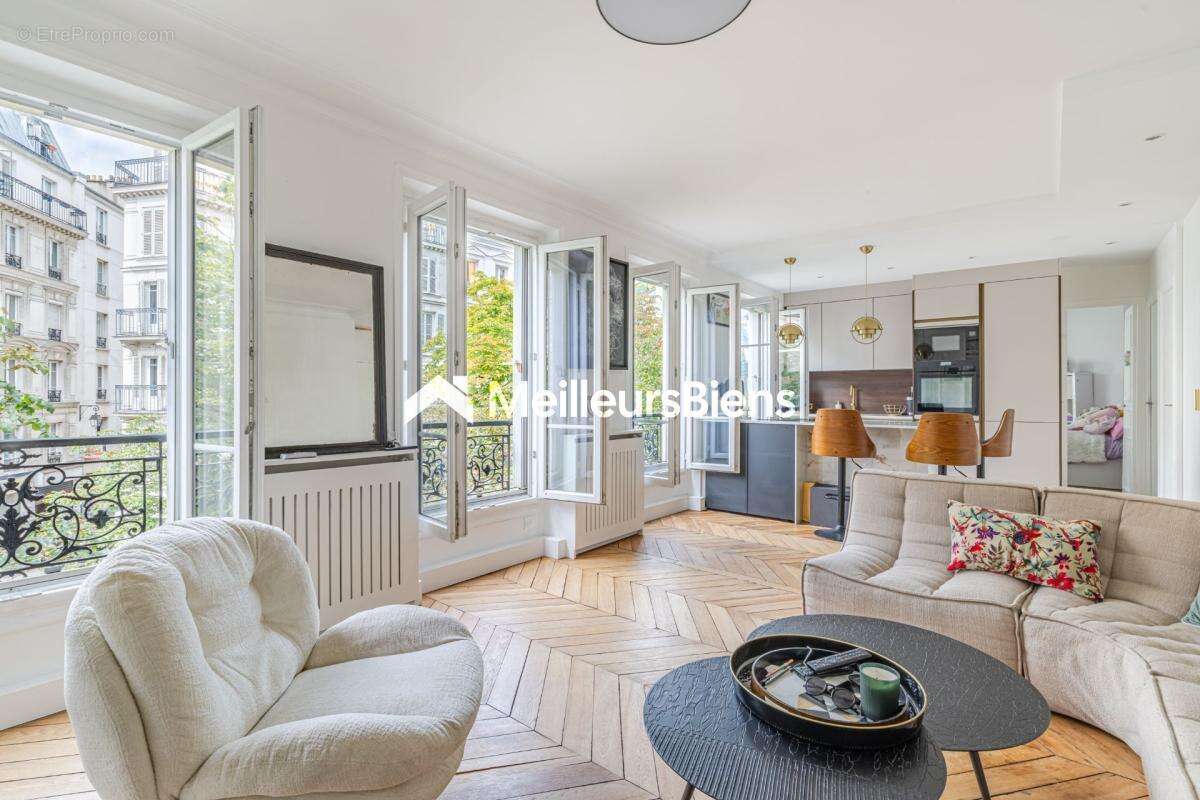 Appartement à PARIS-12E