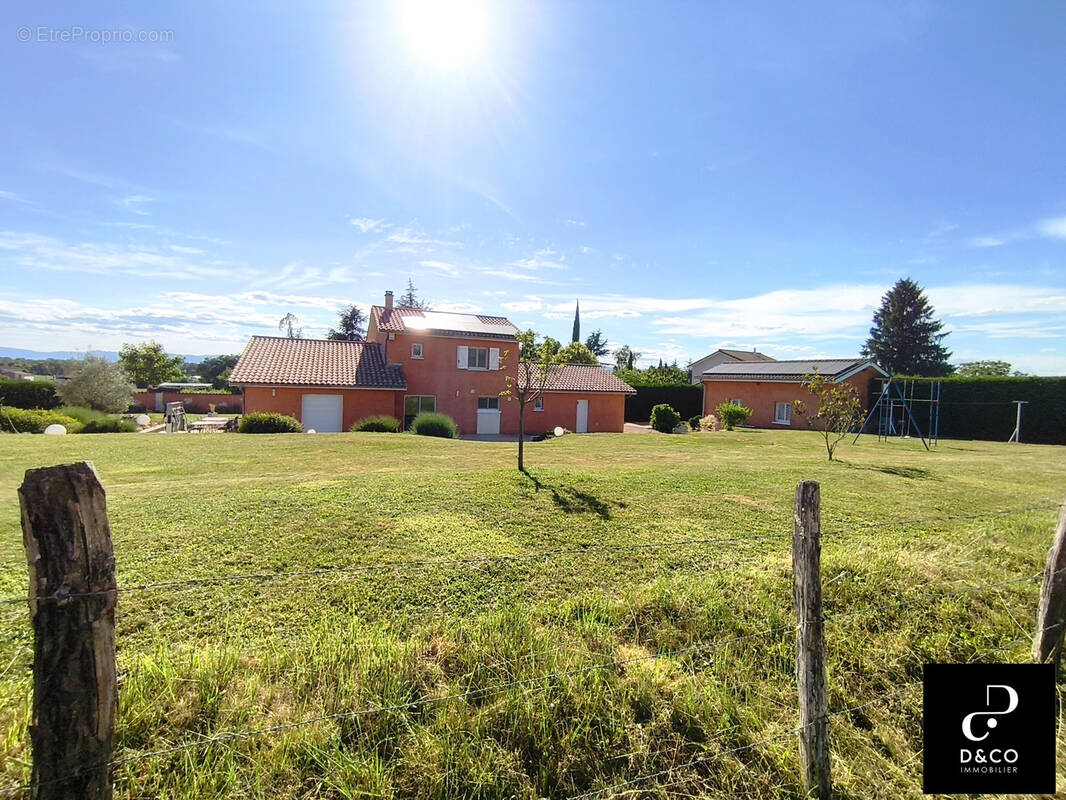 Maison à CORCELLES-EN-BEAUJOLAIS