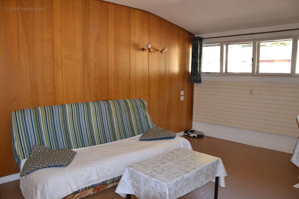 T2 de 29 m2 avec vues dégagées, parking et cave privative - photo 7
