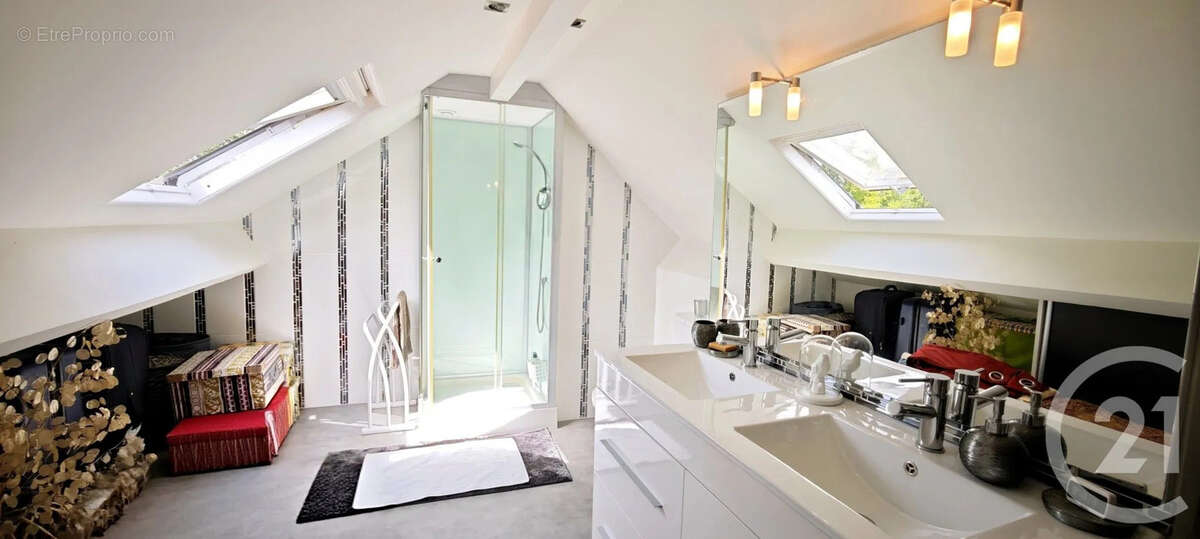 Maison à BROU