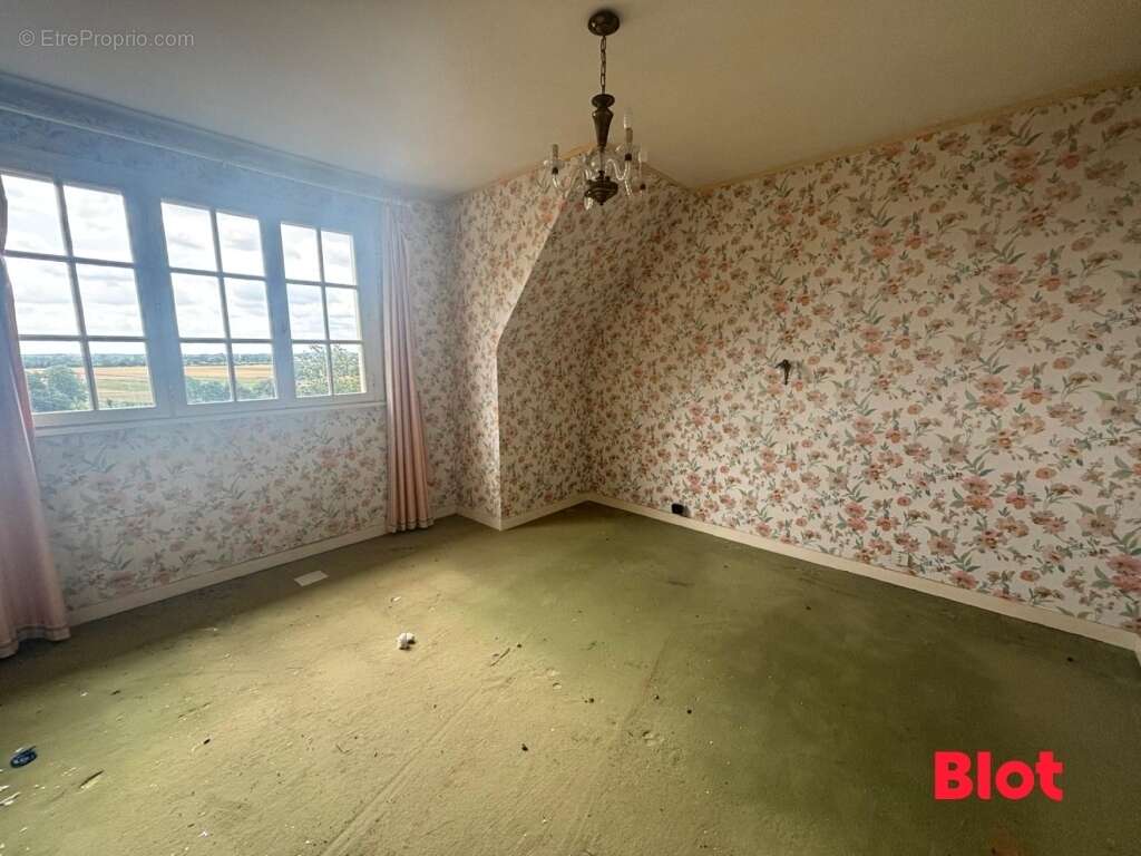 Maison à NOYAL-CHATILLON-SUR-SEICHE