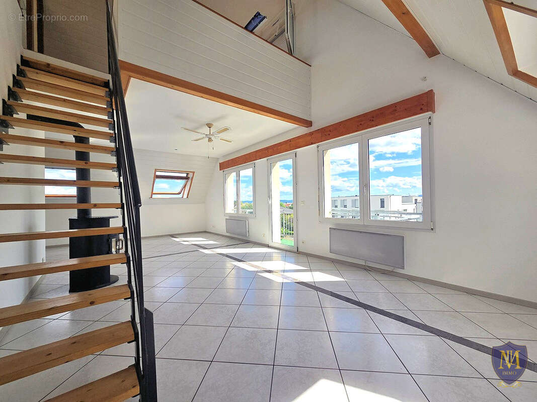 Blotzheim avec vue dégagée grand 2/3 pièces en duplex de 74 m2 avec balcon - photo 2