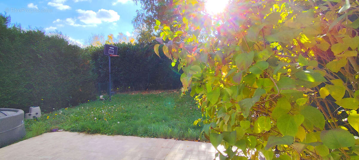 Maison à LA CHAUSSEE-SAINT-VICTOR