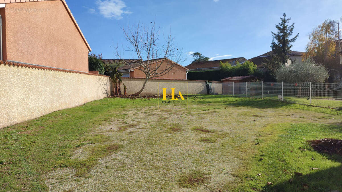Maison à CHANOS-CURSON