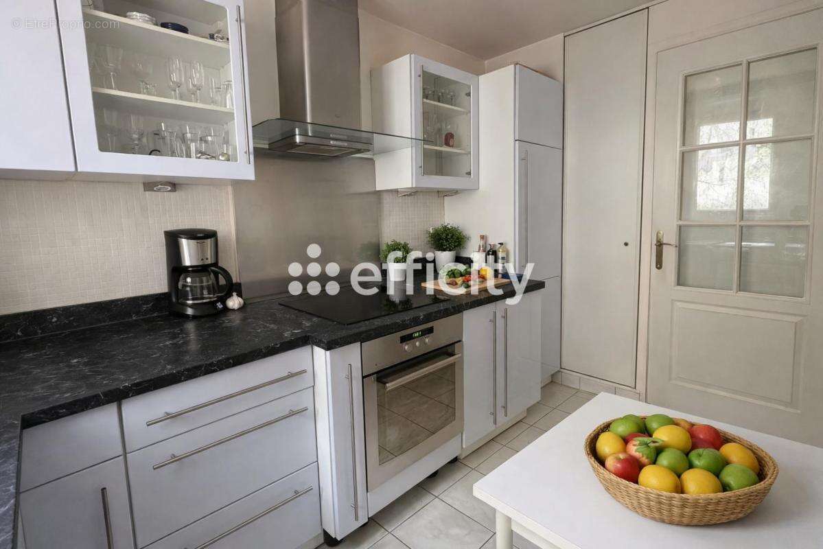 Appartement à PARIS-10E