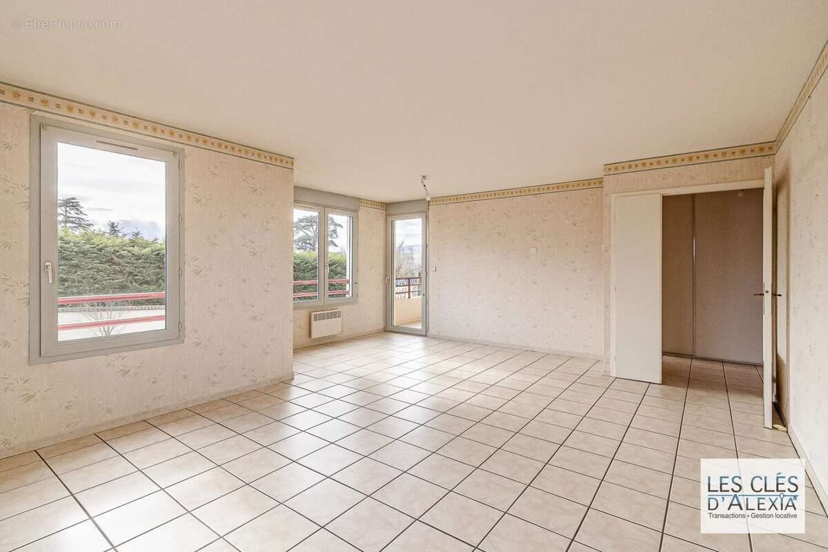 Appartement à MORNANT