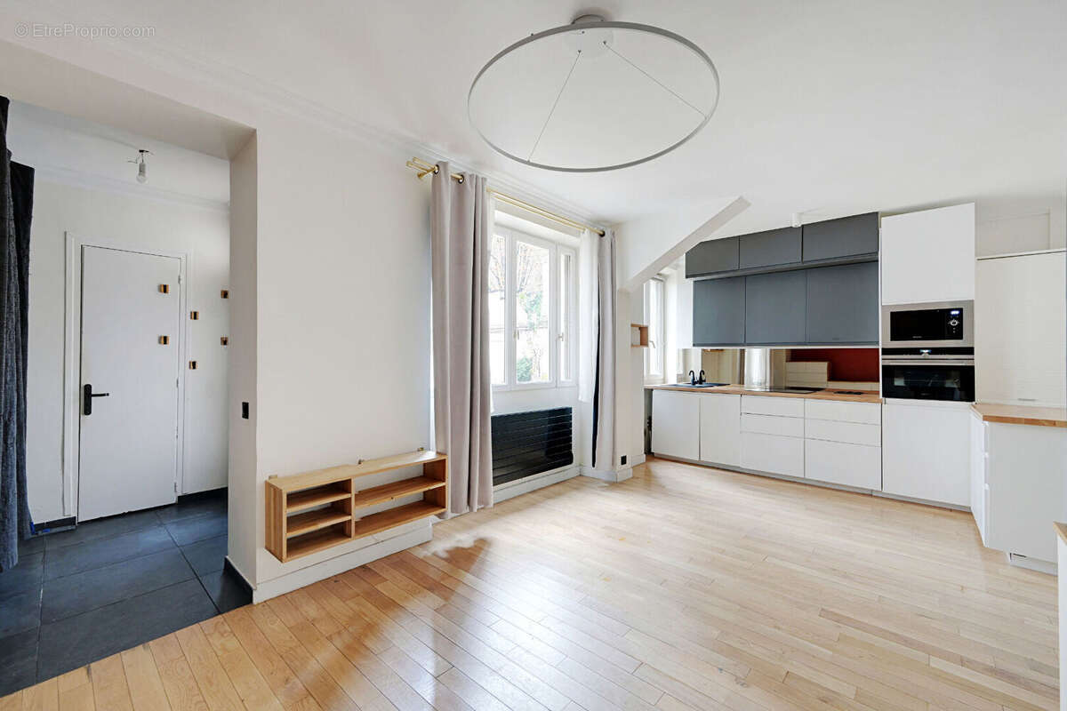 Appartement à PARIS-18E