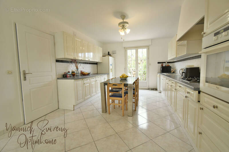 Villa de 225 m² - quartier vertefeuille - perpignan (66100) - photo 7