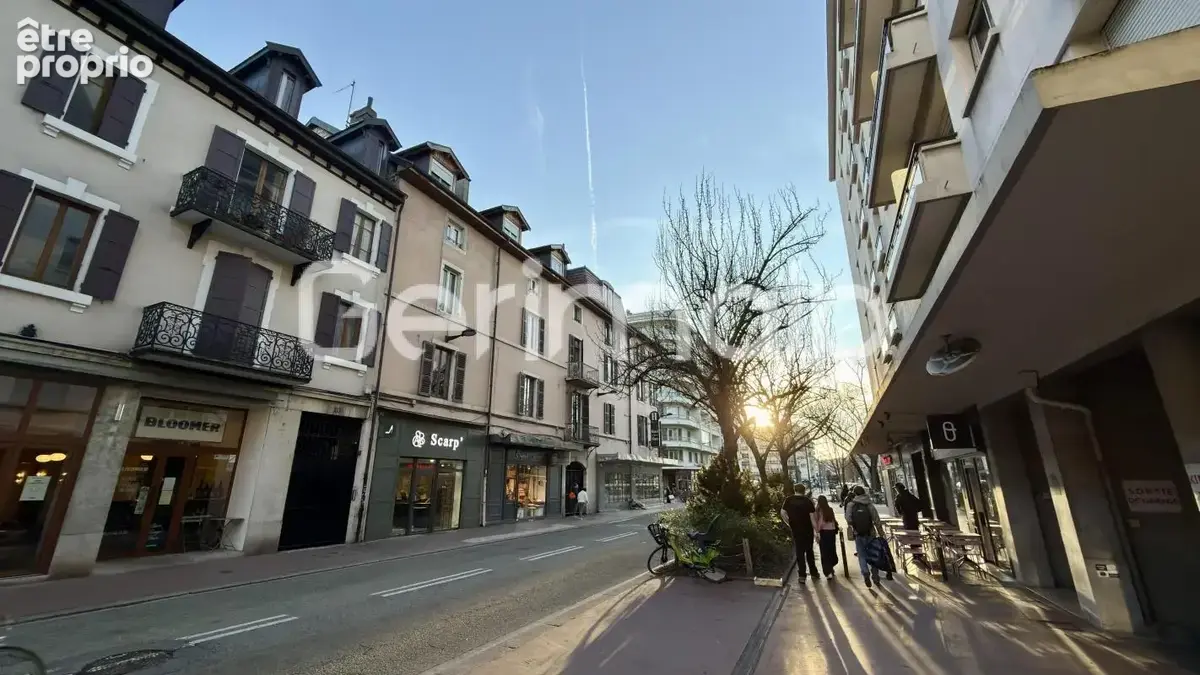 Vente - Garage - 14 m² - 65 000 € - ANNECY - 2 avenue de Brogny - photo 2