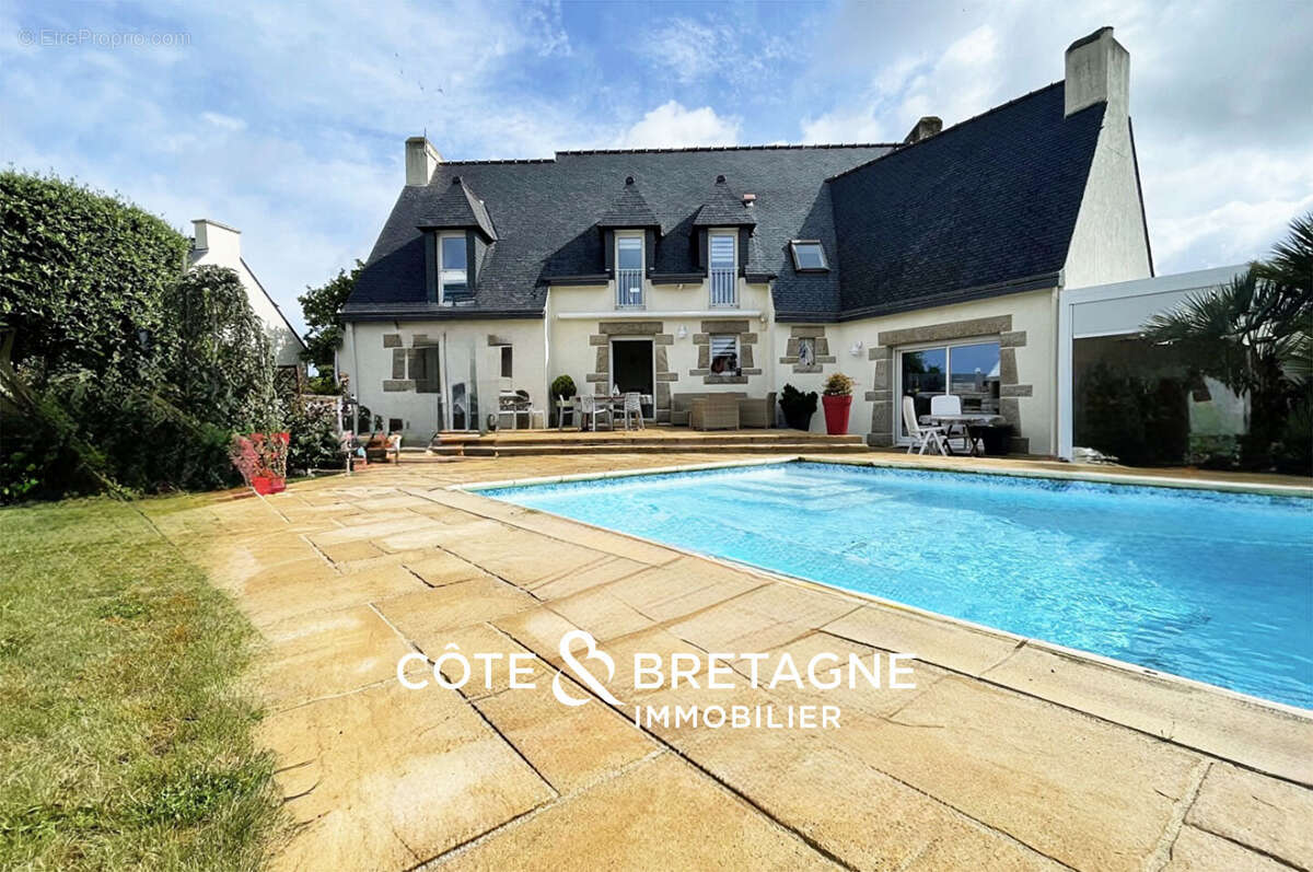 Maison à YFFINIAC