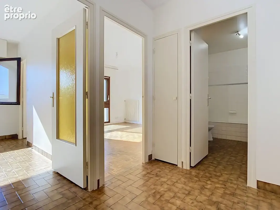 Exclusivité rue Arago - T2 de 53.9m2  au dernier étage avec acsenseur - photo 7
