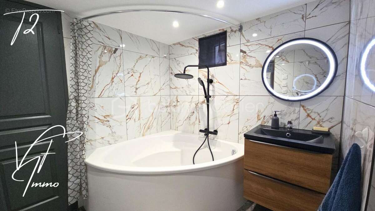 Maison à LE CASTELLET