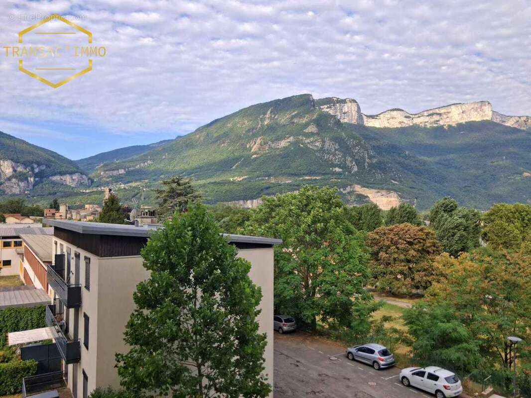 Appartement 63 m² à Saint-Egreve  - photo 2