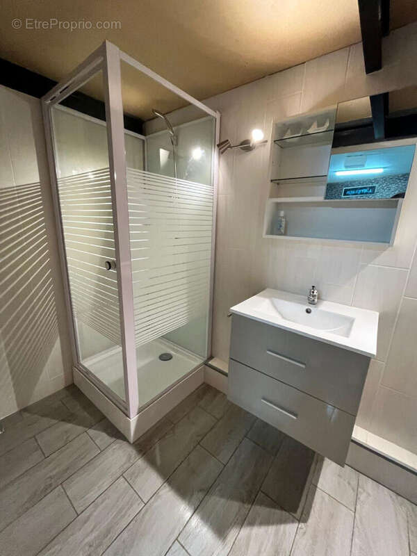 Commerce à COURBEVOIE