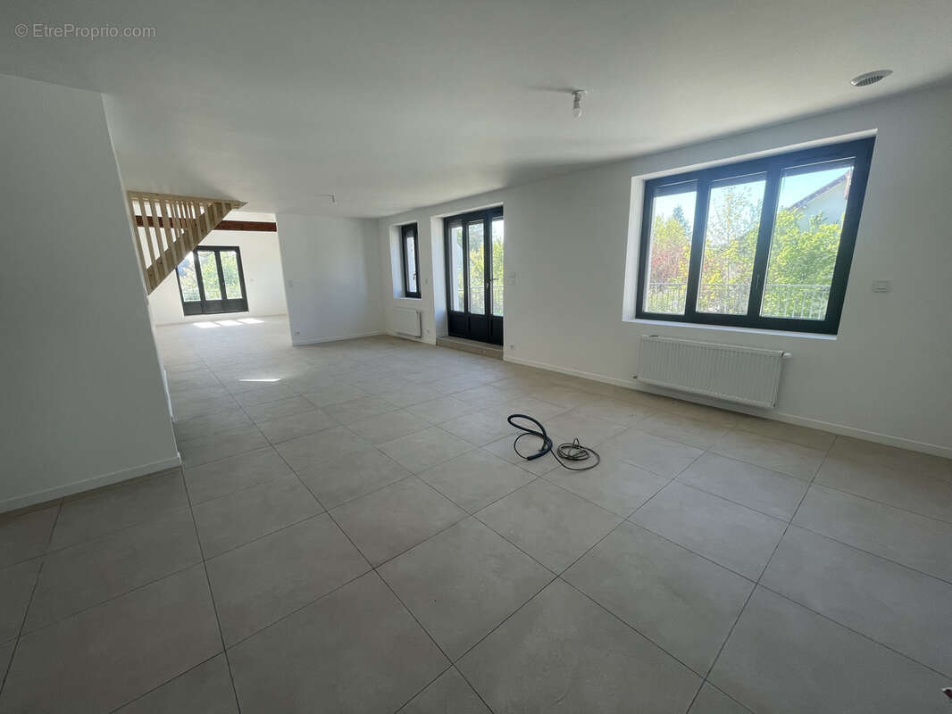Maison à FRENEUSE