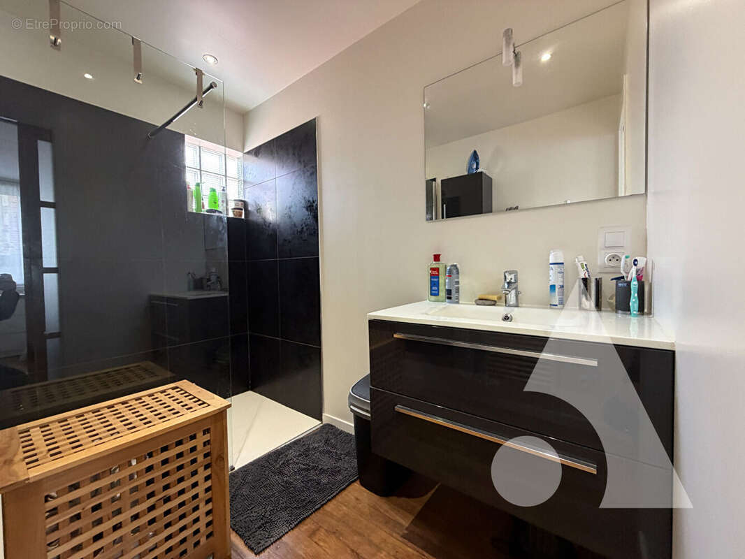 Maison à SAINTE-SAVINE