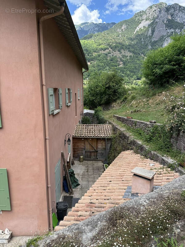 À vendre, moitié droite d’une magnifique maison de maître avec garage et jardin - photo 35