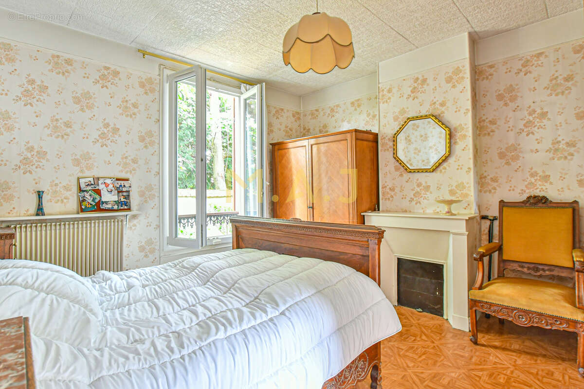 Maison à LE PERREUX-SUR-MARNE