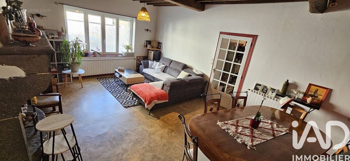 Photo 1 - Maison à SAINT-BONNET-PRES-RIOM