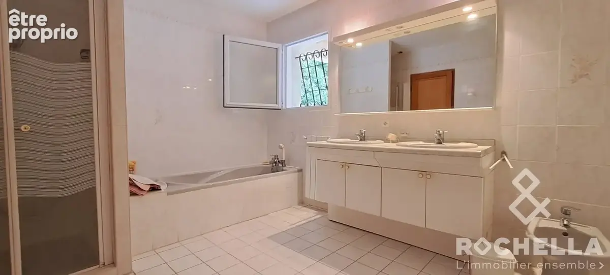 Maison 6 pièces 138 m² à vendre à Tonnay-Charente (17430) - photo 8