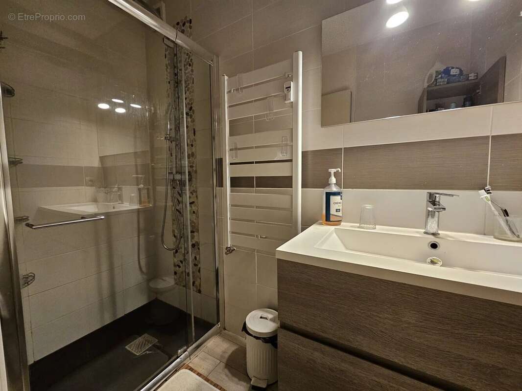 Commerce à SAINT-JEAN-DE-MAURIENNE