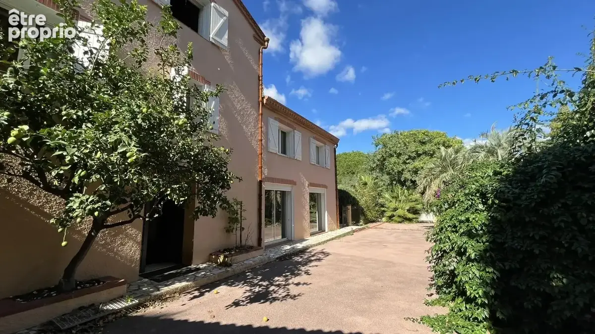 Perpignan, propriété de caractère sur près de 2 hectares - photo 3