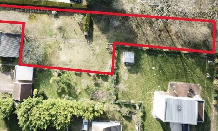 Terrain à MONT-PRES-CHAMBORD