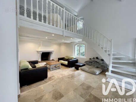 Photo 6 - Maison à LE CASTELLET