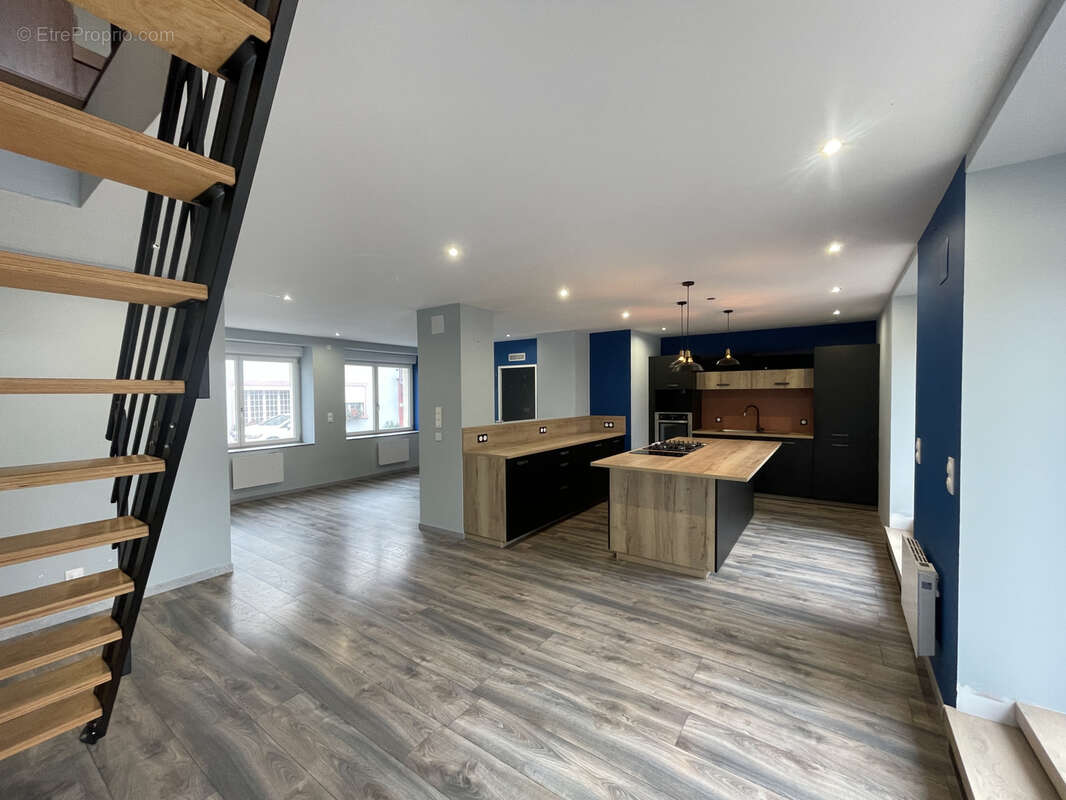 Maison à ROUGEMONT-LE-CHATEAU