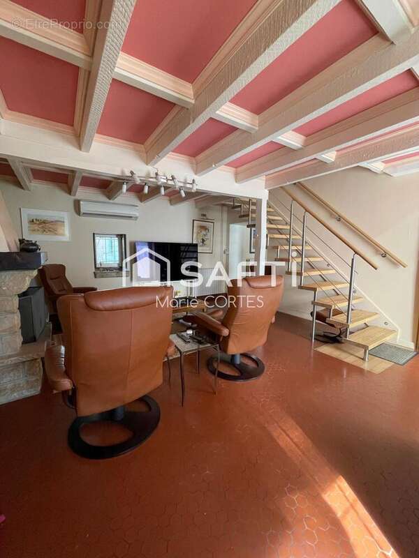 Maison 203 m² à Terre-Clapier  - photo 7