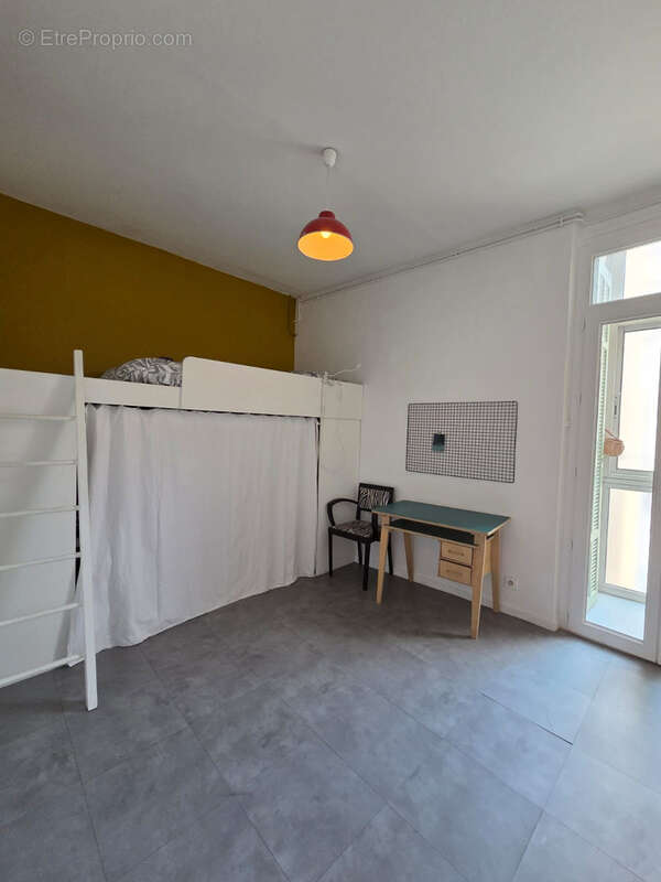 Appartement à MARSEILLE-2E
