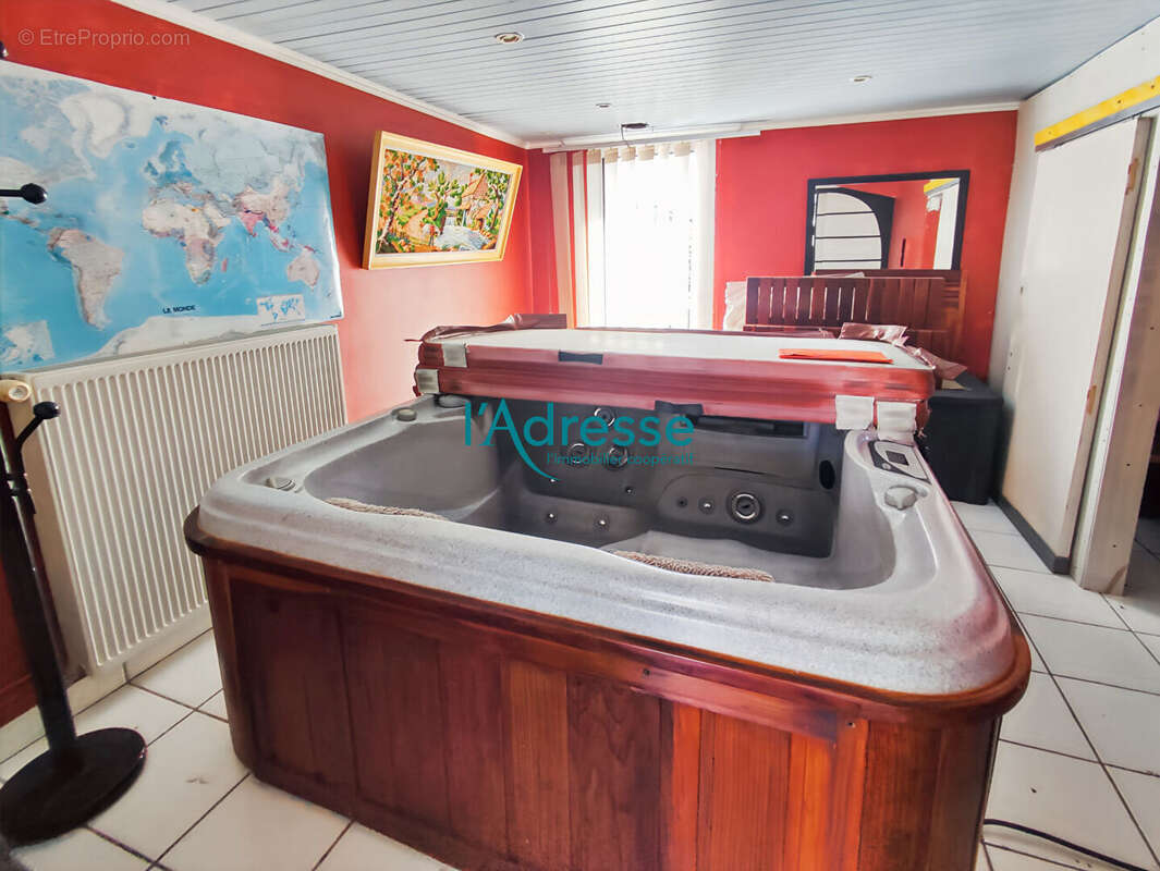 Maison à MONTREVAULT