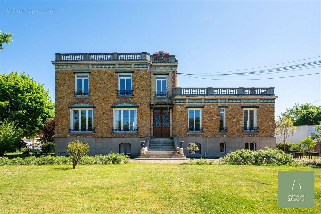 Maison à LE VESINET