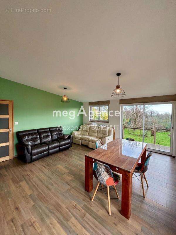 Maison à PEUPLINGUES