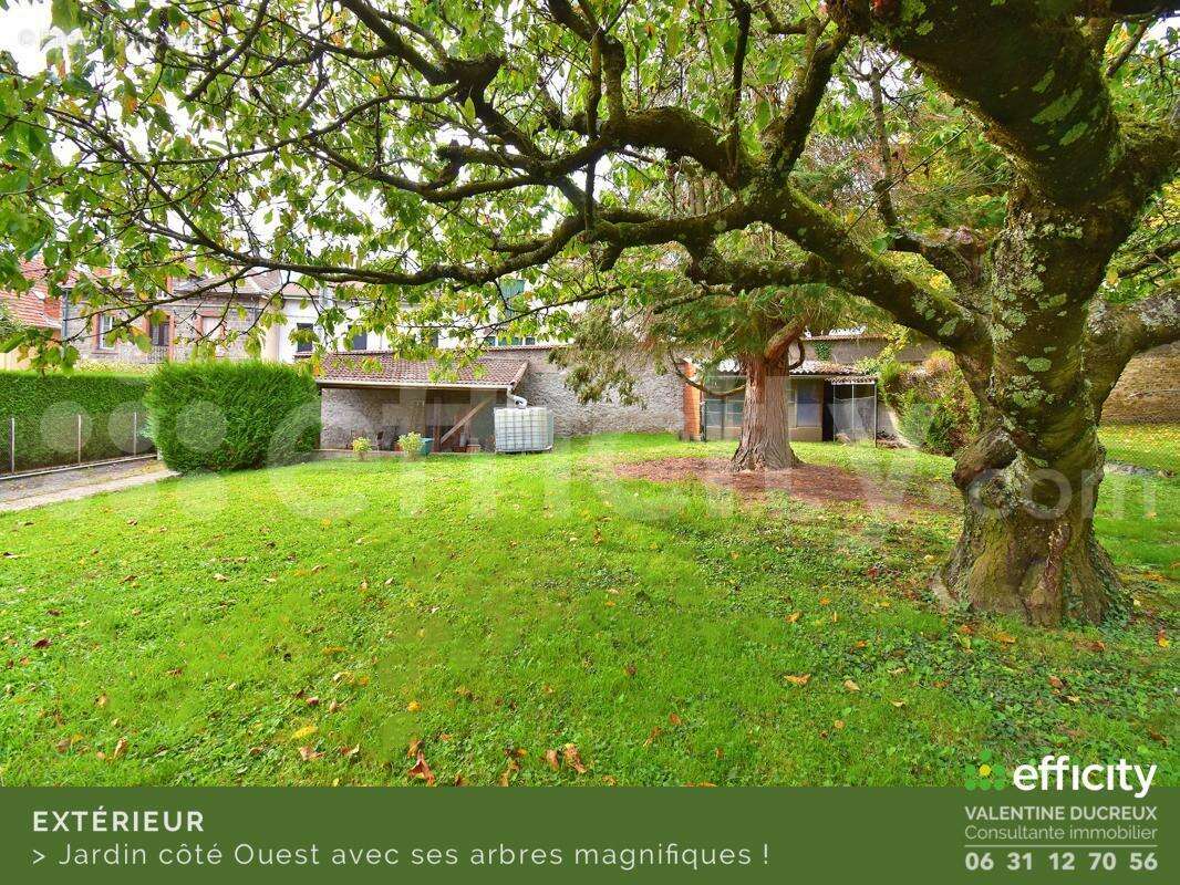 Maison à CHAZELLES-SUR-LYON