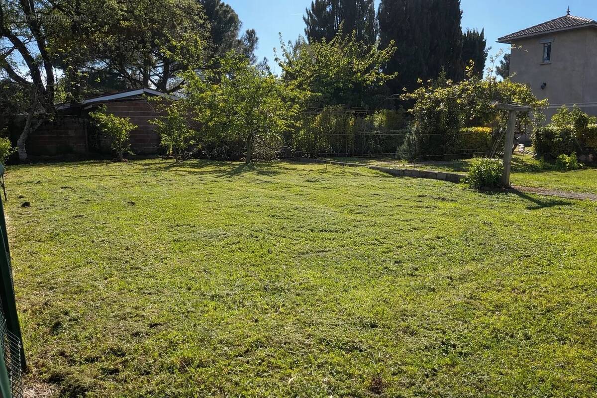 Terrain à LABARTHE-SUR-LEZE